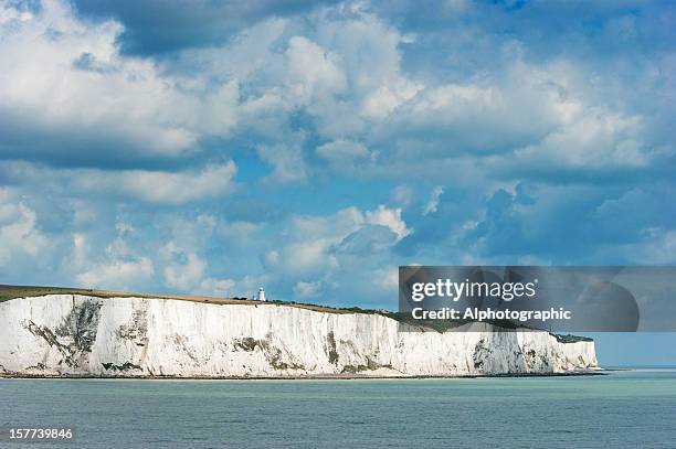 bianche scogliere di dover - gesso roccia foto e immagini stock