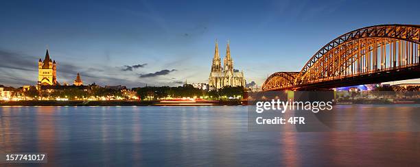 cologne skyline with cathedral at sunset (xxxl) - köln skyline stock pictures, royalty-free photos & images