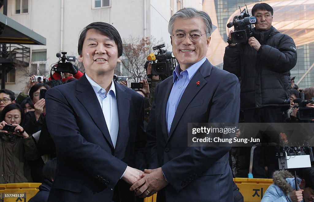 Opposition Democratic United Party Presidential Candidate Moon Jae-In Makes Street Speech