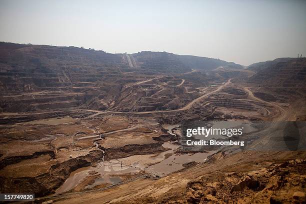 Oil Diggin Oil Digging Photos and Premium High Res Pictures - Getty Images