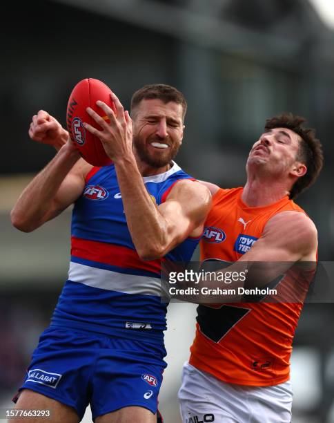 Marcus Bontempelli of the Bulldogs takes a mark during the round 20 AFL match between Western Bulldogs and Greater Western Sydney Giants at Mars...
