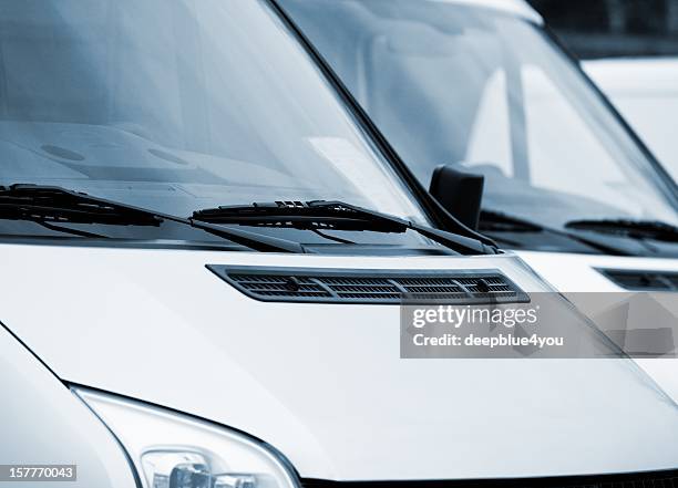 front part of vans - ruitenwisser auto stockfoto's en -beelden