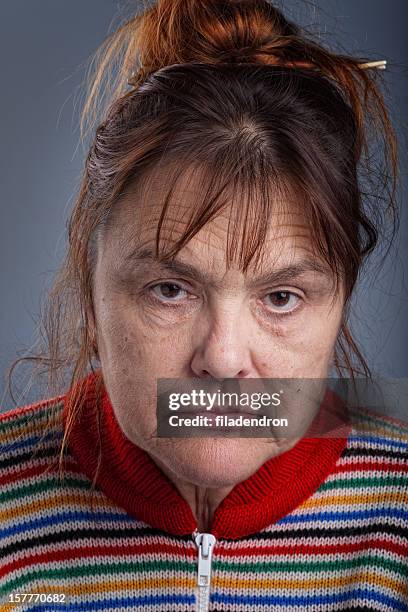 des personnes réelles - ugly woman photos et images de collection