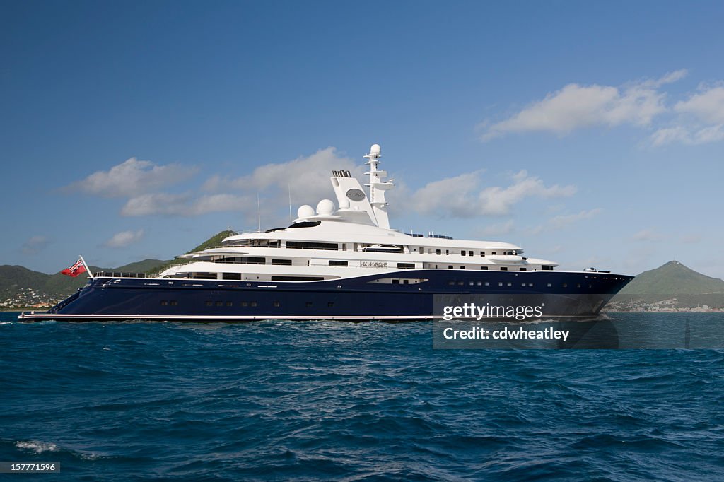 Yacht "Al Mirqab" übergeben von Saint Martin auf January1st 2010