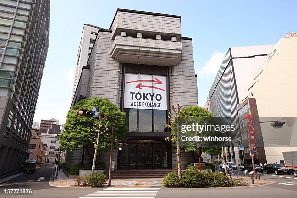 tokyo stock exchange - tokyo stock exchange stock pictures, royalty-free photos & images