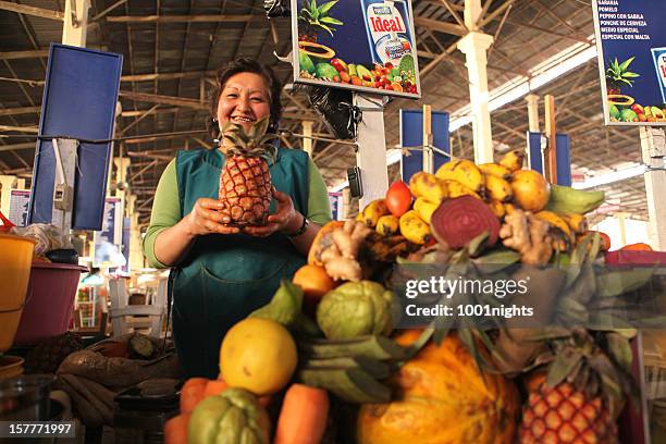 pisac mercado - cultura peruana imagens e fotografias de stock