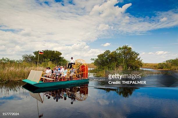 de barco em everglades na flórida - barco de pântano imagens e fotografias de stock