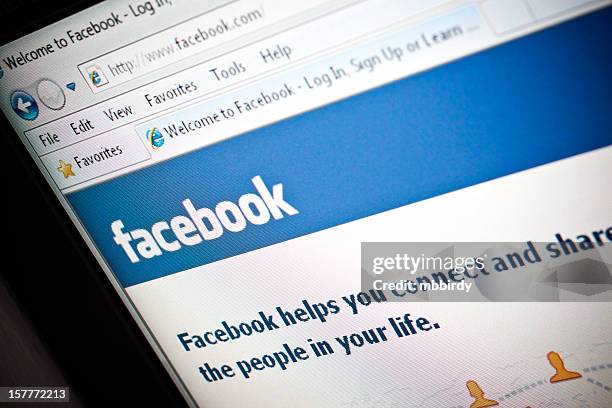 facebook site in internet explorer browser on lcd screen - internet explorer stock pictures, royalty-free photos & images