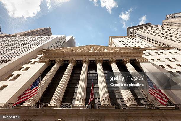 wide photo of new york stock exchange - nyse 個照片及圖片檔