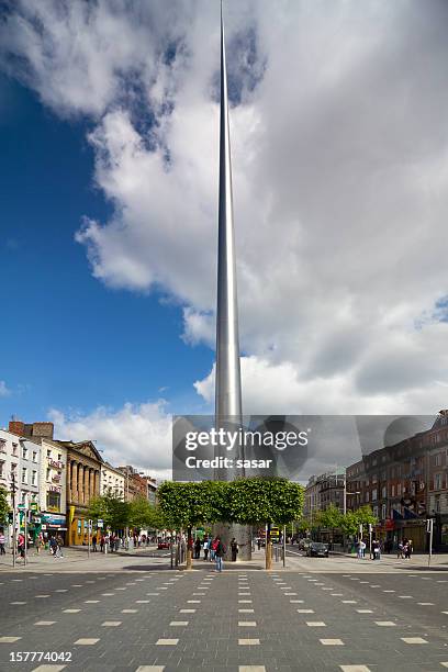 centro de la ciudad de dublín - aguja chapitel fotografías e imágenes de stock