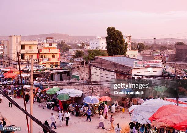 as ruas de hargeisa, somalilândia - somalia - fotografias e filmes do acervo