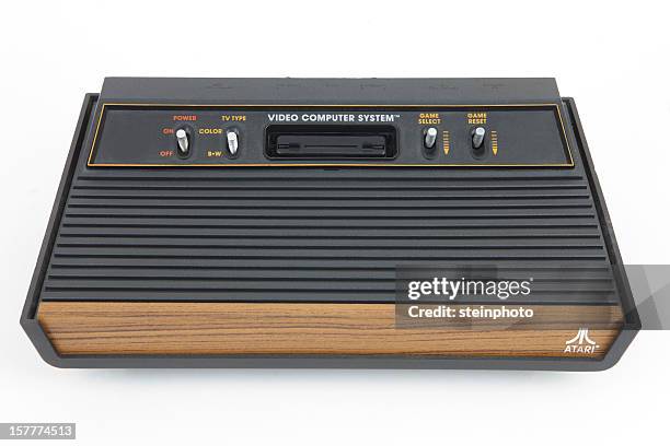 atari 2600 vintage videospielekonsole - kabuki stock-fotos und bilder