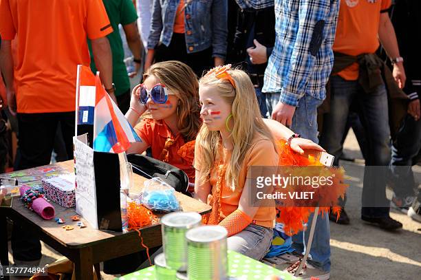 flea market for children in the vondelpark on queen's day - koningsdag stockfoto's en -beelden