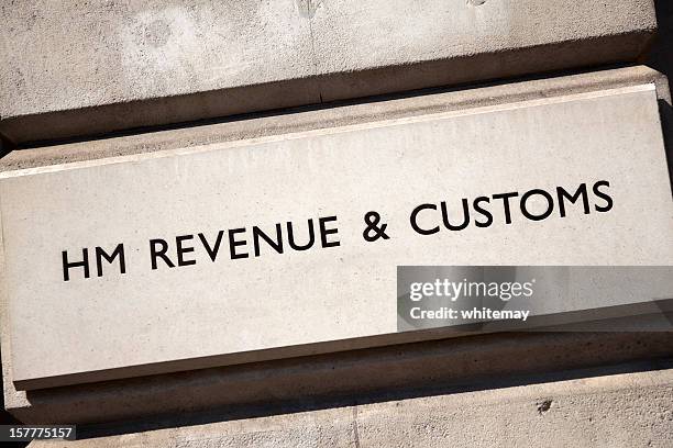 hm revenue & customs sign - hm revenue and customs stockfoto's en -beelden