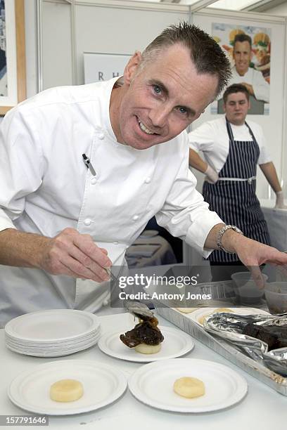 Chef Gary Rhodes Takes Part In The Taste Of London Festival, In Londons Regents Park21/6/2007 .