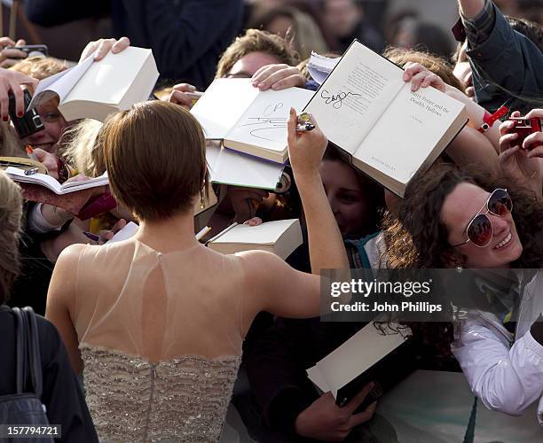 Emma Watson Arriving At The World Premiere Of Harry Potter And The Deathly Hallows Part 2, In Trafalgar Square In Central London.