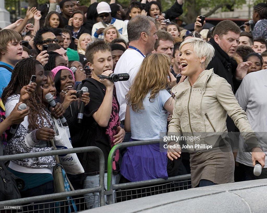 Pink Performs During The T Mobile Flash Mob Advert In Trafalgar... News ...