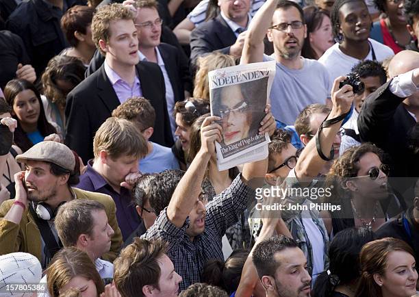 General View Of The Crowd Who Gathered For A Flash Mob Tribute To Michael Jackson Outside Liverpool Street Station In London.