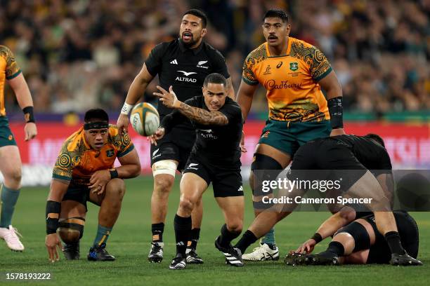 Aaron Smith of the All Blacks passes during the The Rugby Championship & Bledisloe Cup match between the Australia Wallabies and the New Zealand All...
