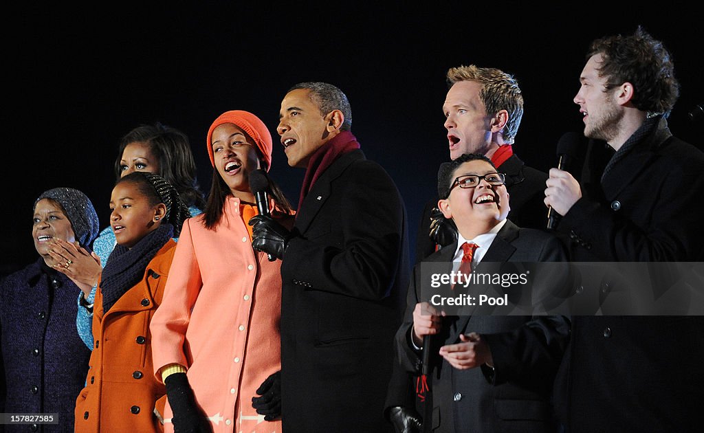 President Obama And Family Attend Nat'l Christmas Tree Lighting