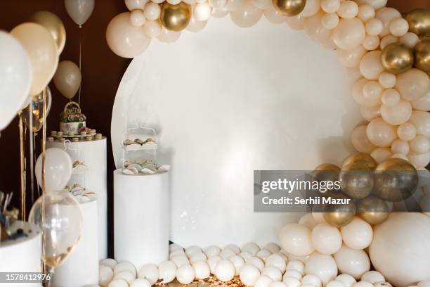 luxurious candy bar - stock photo - silver balloon imagens e fotografias de stock