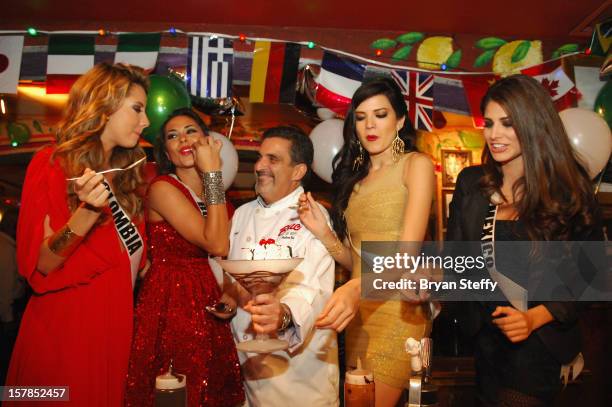 Miss Columbia Daniella Margarita Alvarez Vasquez, Miss Bolivia Yessica Mouton, Chef Stuart Leitner, Miss Peru Nicole Faveron and Miss Mexico Karina...