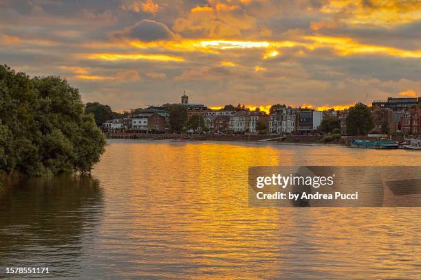 a sunset in hammersmith, london, united kingdom - chiswick foto e immagini stock