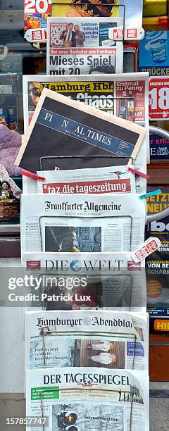 The final issue of the Financial Times Deutschland daily newspaper lies at a kiosk for sale on December 7, 2012 in Hamburg, Germany. German...