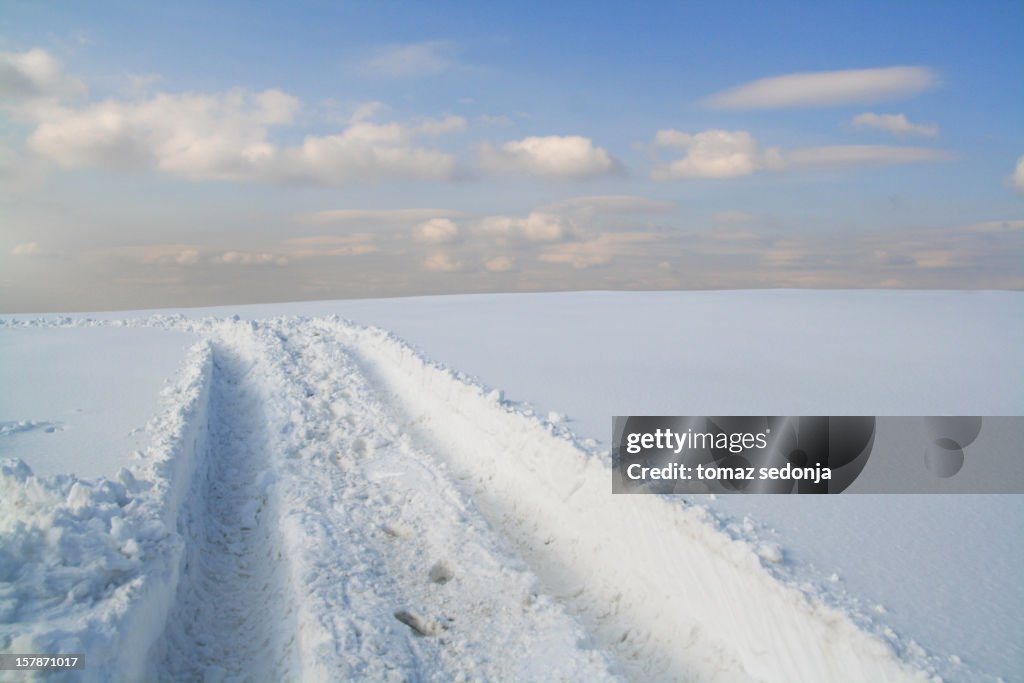 Deep Snow Pretty Tracks In Deep Snow High-Res Stock Photo - Getty Images