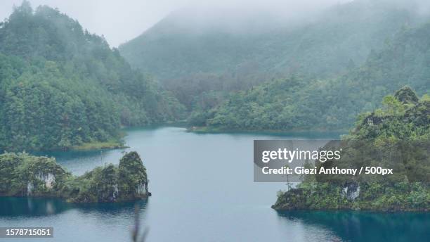 scenic view of lake and mountains,chiapas,mexico - chiapas stock pictures, royalty-free photos & images