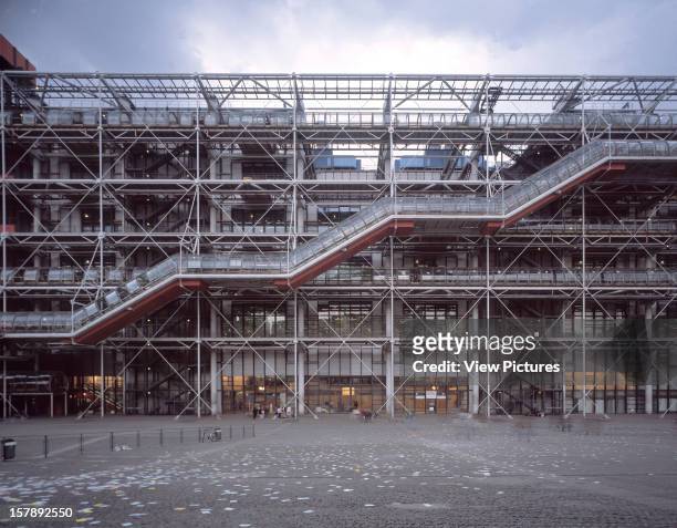 Pompidou Centre, Paris, France, Architect Renzo Piano Building Workshop/Richard Rogers Partnership, Pompidou Centre Exterior..