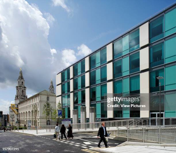 United Kingdom, Architect Leeds, The Rose Bowl, Leeds Metropolitan University, General Shot Of The Side Of The Building As People Walk By.