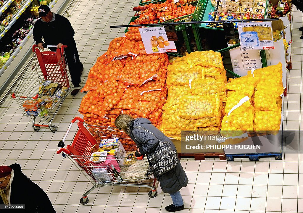 FRANCE-ECONOMY-CONSUMERISM