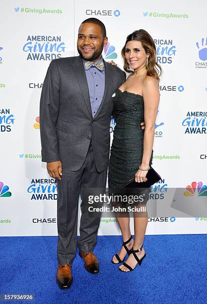 Presenters and actors, Anthony Anderson and Jamie-Lynn Sigler arrive at the American Giving Awards presented by Chase held at the Pasadena Civic...