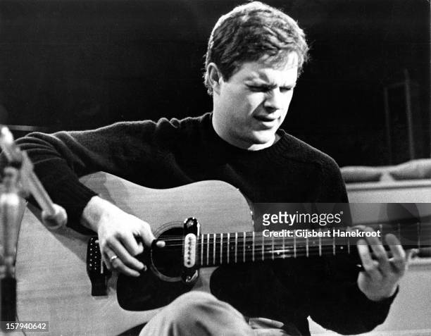 American guitarist Leo Kottke performs with an acoustic guitar at VPRO radio station, Hilversum, Netherlands in 1973.