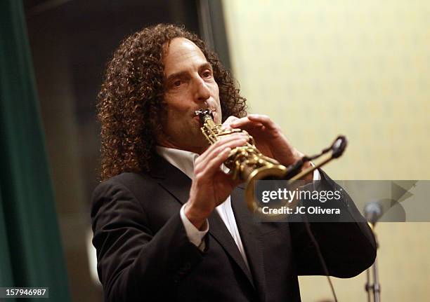 Kenny G performs during a live Interactive reading event of 'ELFBOT' inside Barnes & Noble at The Americana at Brand on December 7, 2012 in Glendale,...