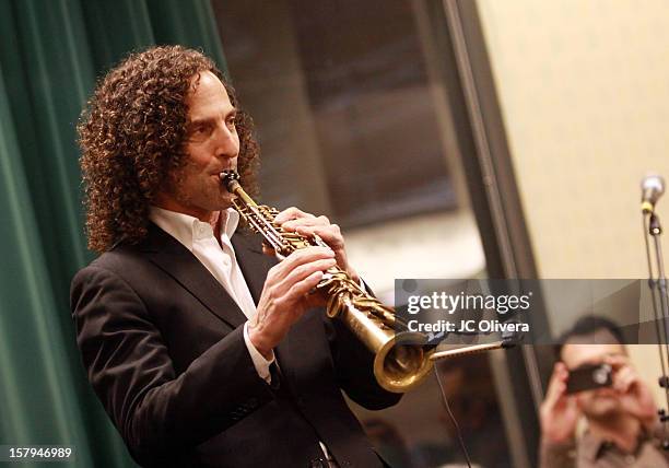 Kenny G performs during a live Interactive reading event of 'ELFBOT' inside Barnes & Noble at The Americana at Brand on December 7, 2012 in Glendale,...
