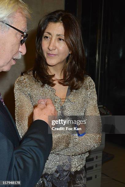 Ingrid Betancourt from 'Soutien Aux Otages d'Arlit' attends the 'Soutien A Tous Les Otages Du Monde' Press Conference at Hotel de Ville on December...