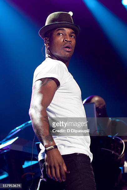 Ne-Yo performs during Z100's Jingle Ball 2012 presented by Aeropostale at Madison Square Garden on December 7, 2012 in New York City.