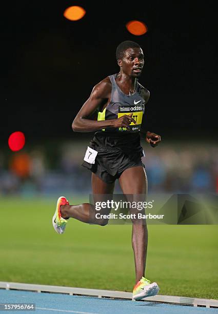 Emmanuel Bett competes in the Mens 10000 Meters Open during the Zatopek Classic at Lakeside Stadium on December 8, 2012 in Melbourne, Australia.