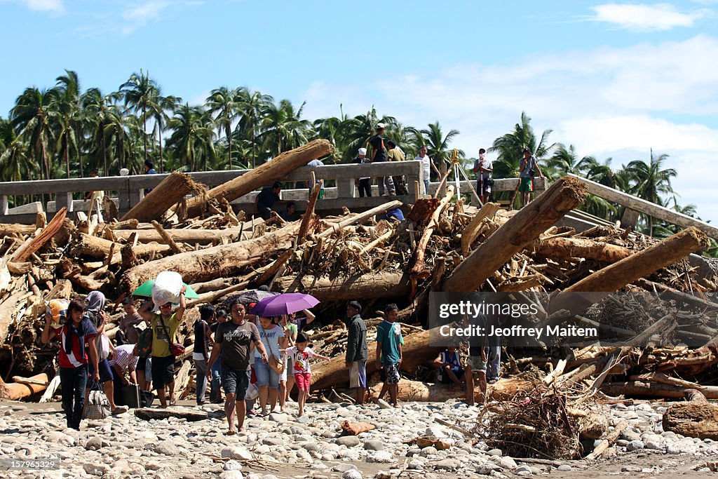 Death Toll Climbs As Typhoon Bopha Pounds Southern Philippines