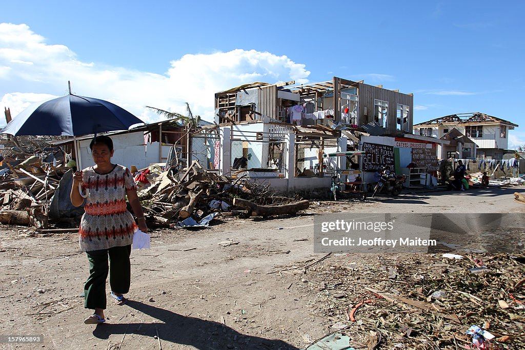 Death Toll Climbs As Typhoon Bopha Pounds Southern Philippines