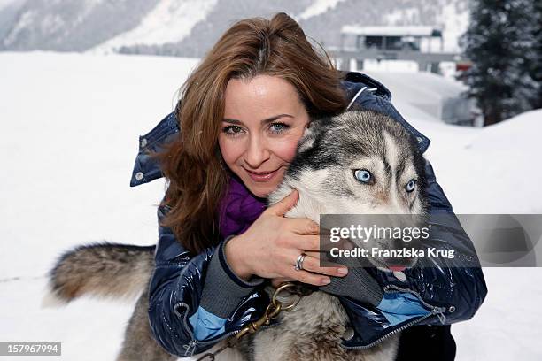 Bettina Cramer attends the Tirol Cross Mountain Sledge Dog Race at Kuehtai Castle on December 08 in Kuehtai, Austria.