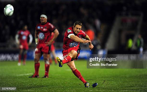 Toulon flyhalf Jonny Wilkinson kicks a penalty during the Heineken Cup match between Sale Sharks and Toulon at Salford City Stadium on December 8,...