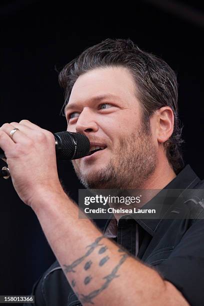 Musician Blake Shelton performs at the JCPenney 12 day holiday giving tour performance at JCPenney on December 8, 2012 in Culver City, California.