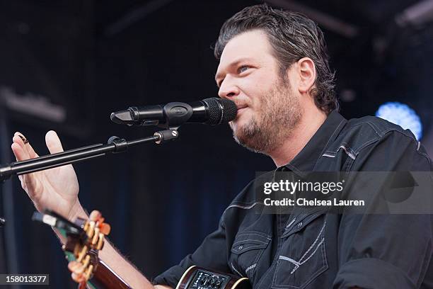 Musician Blake Shelton performs at the JCPenney 12 day holiday giving tour performance at JCPenney on December 8, 2012 in Culver City, California.