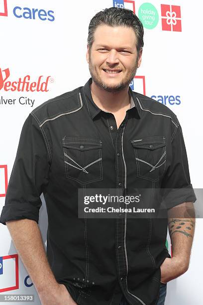 Musician Blake Shelton arrives at the JCPenney 12 day holiday giving tour performance at JCPenney on December 8, 2012 in Culver City, California.