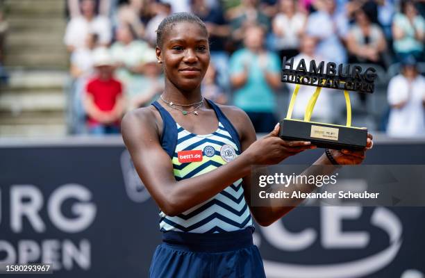 Noma Noha Akugue of Germany celebrates with her runner up trophy during day eight of the Hamburg European Open 2023 at Rothenbaum on July 29, 2023 in...