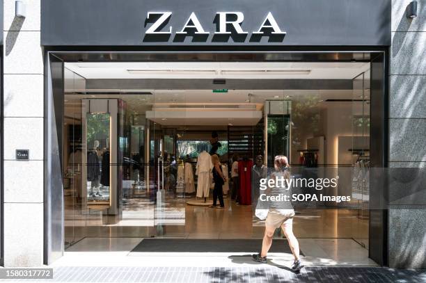 4,719 Zara Logo Stock Photos, High-Res Pictures, and Images - Getty Images
