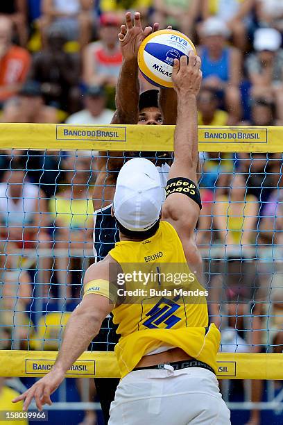 Bruno Schmidt in action during a beach volleyball match against the 6th stage of the season 2012/2013 Circuit Bank of Brazil at Copacabana Beach on...